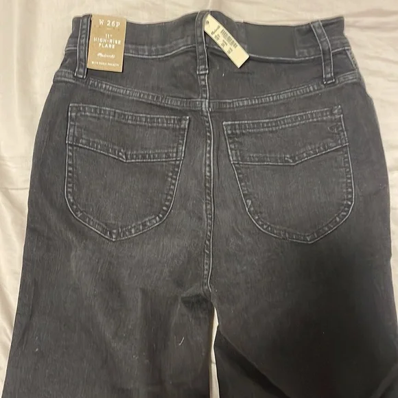 Madewell Petite 11" High-Rise Flare Jeans in Bankside Wash - Picture 7 of 7